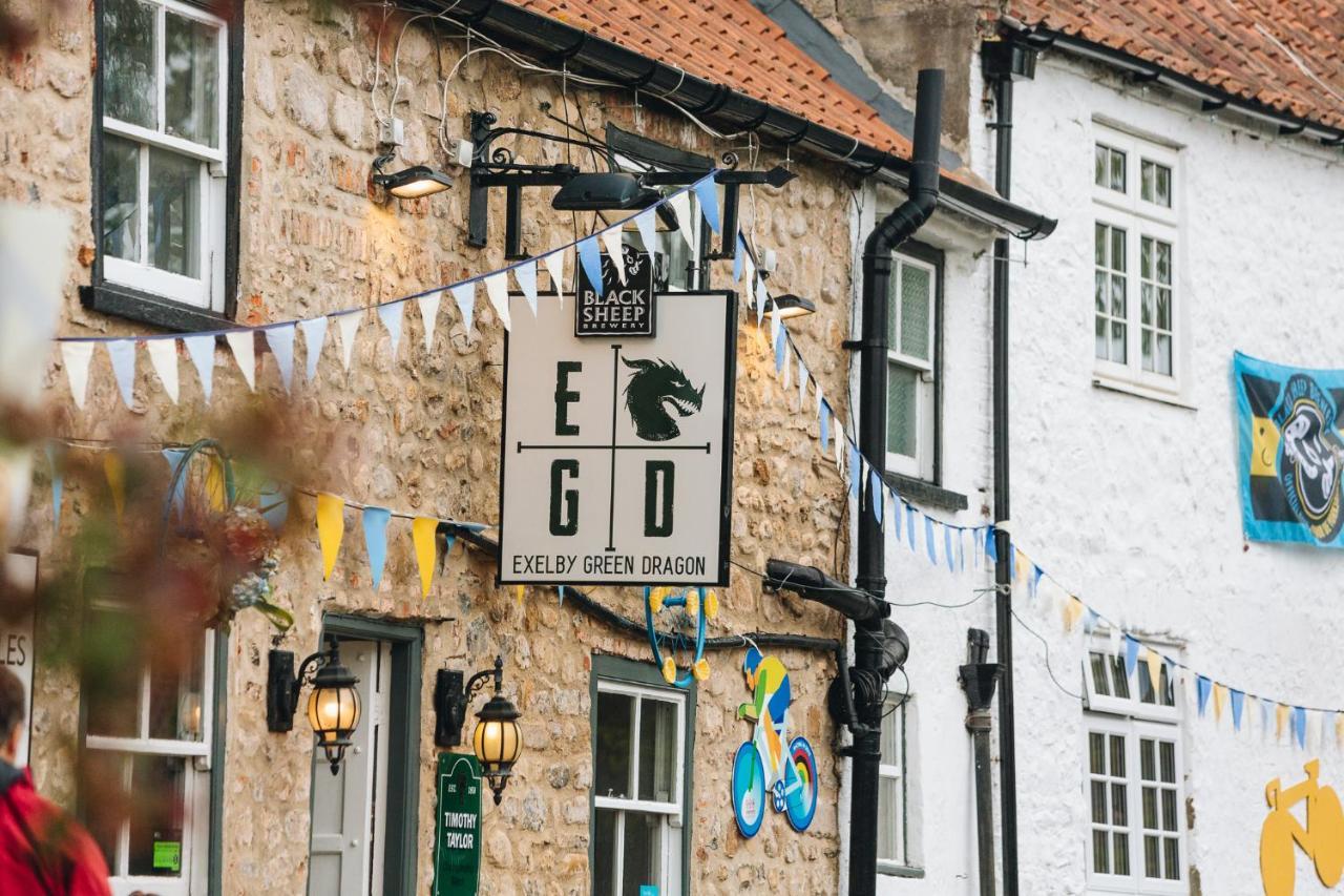 Exelby Green Dragon Leeming Bar Luaran gambar